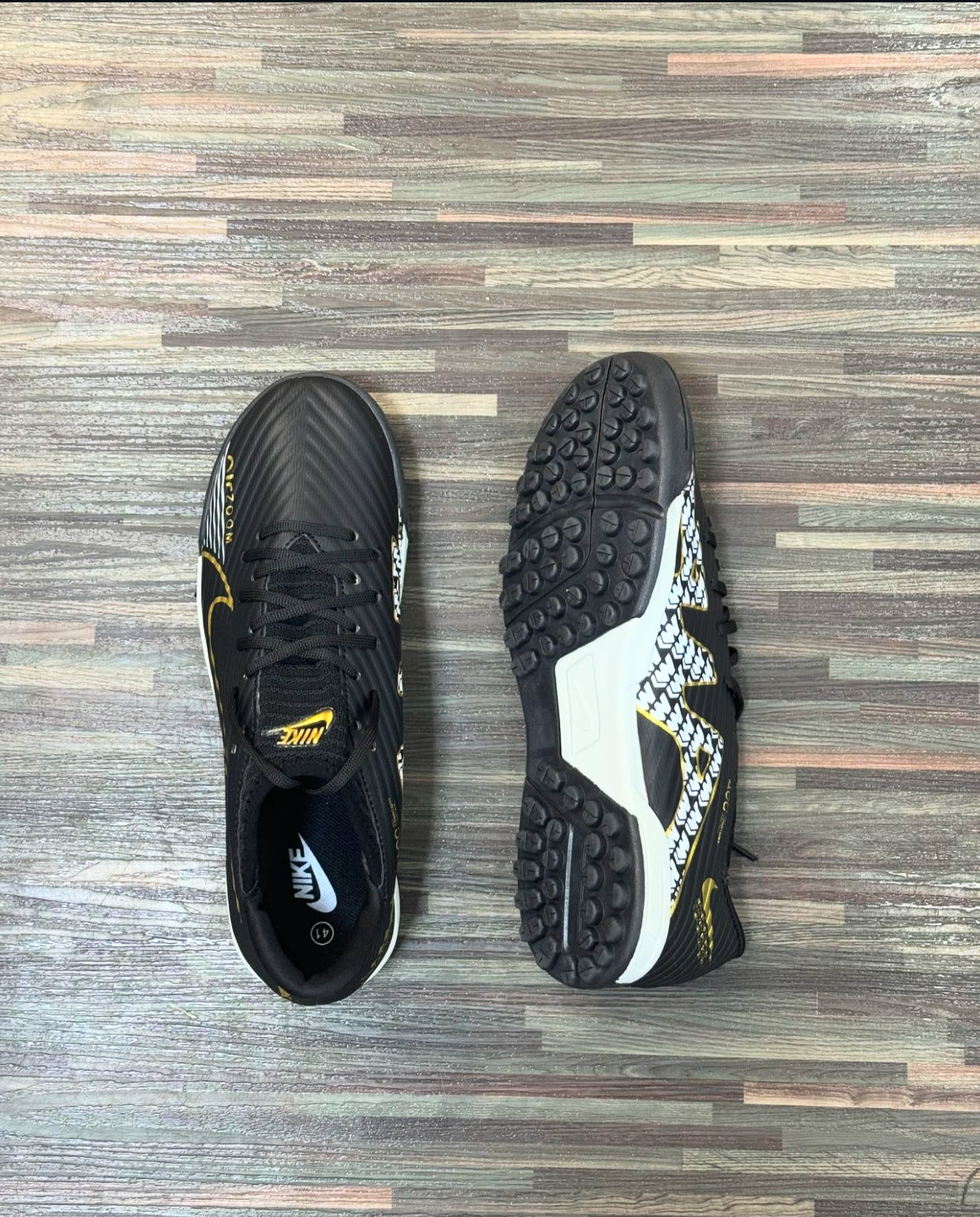 Studless football boot