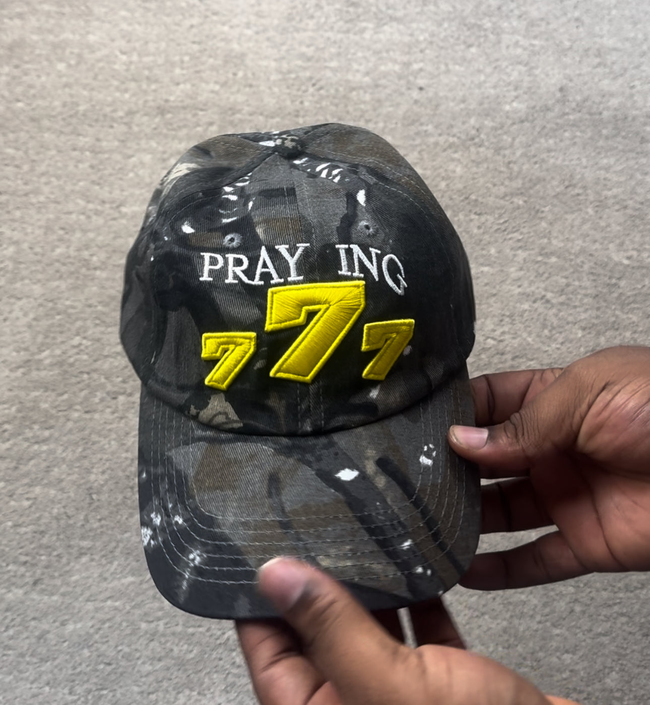 Adjustable praying hat