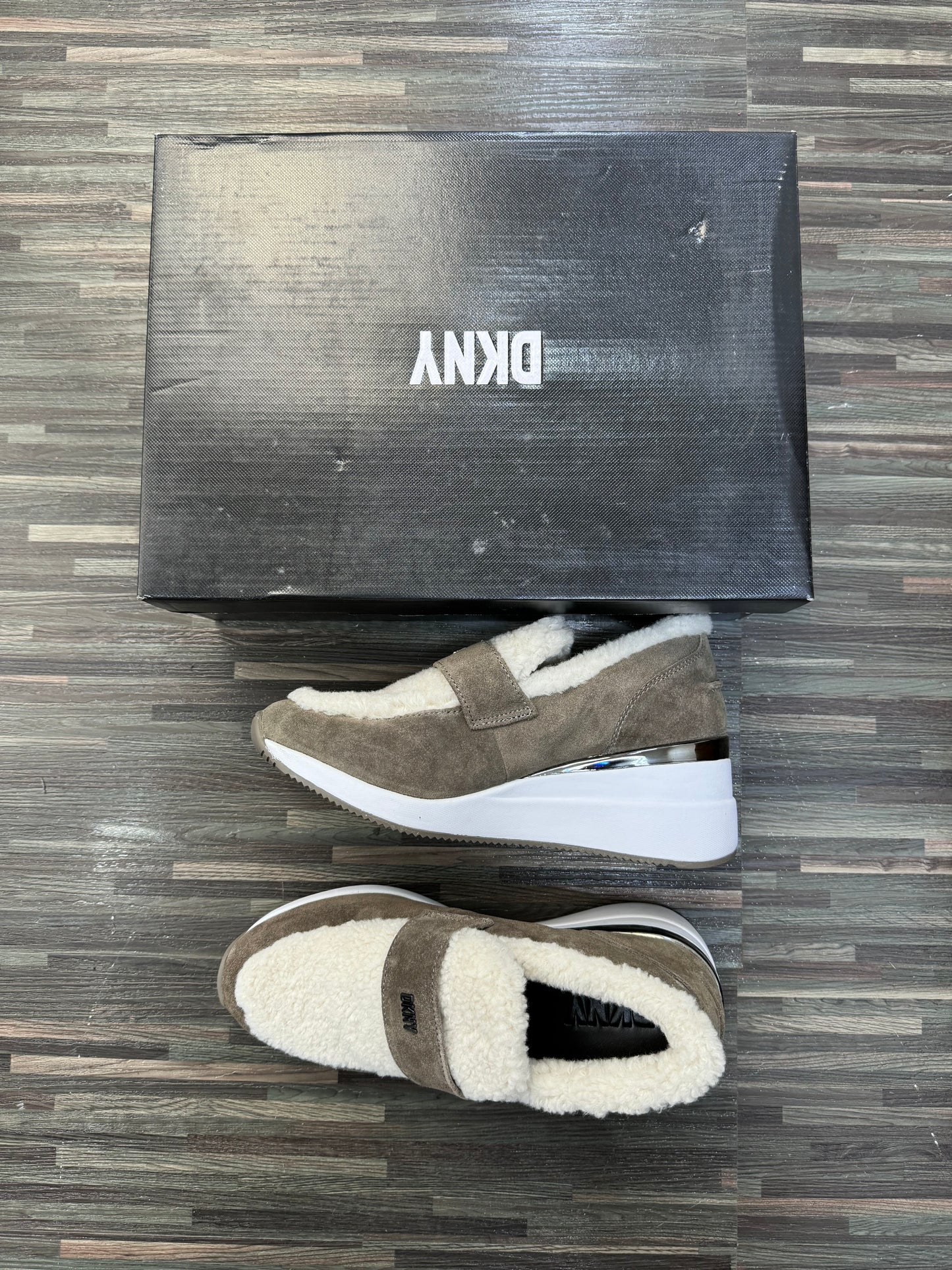 DKNY Footwear Z102