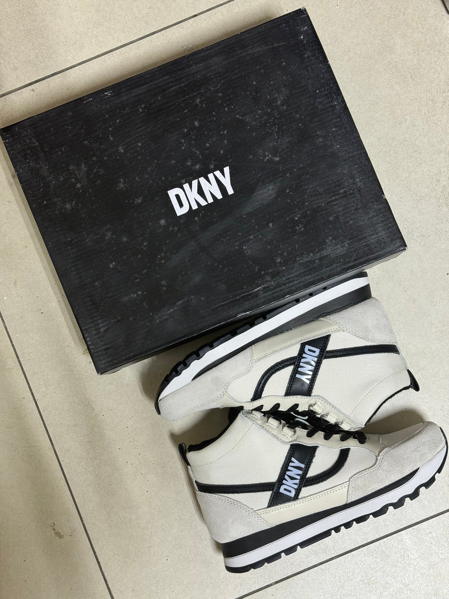 DKNY Sneakers Z100