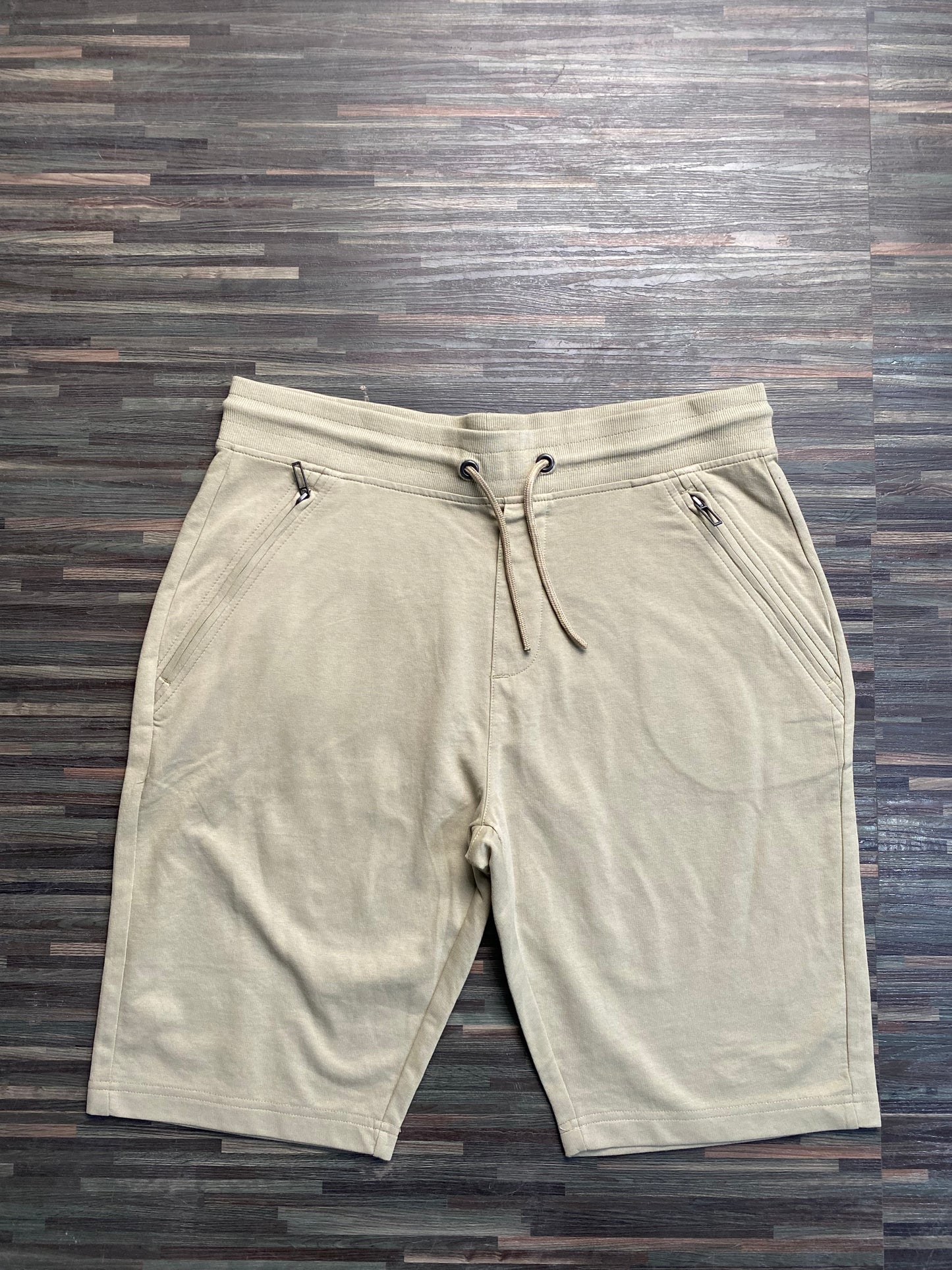 Clayton sweatshort in light brown