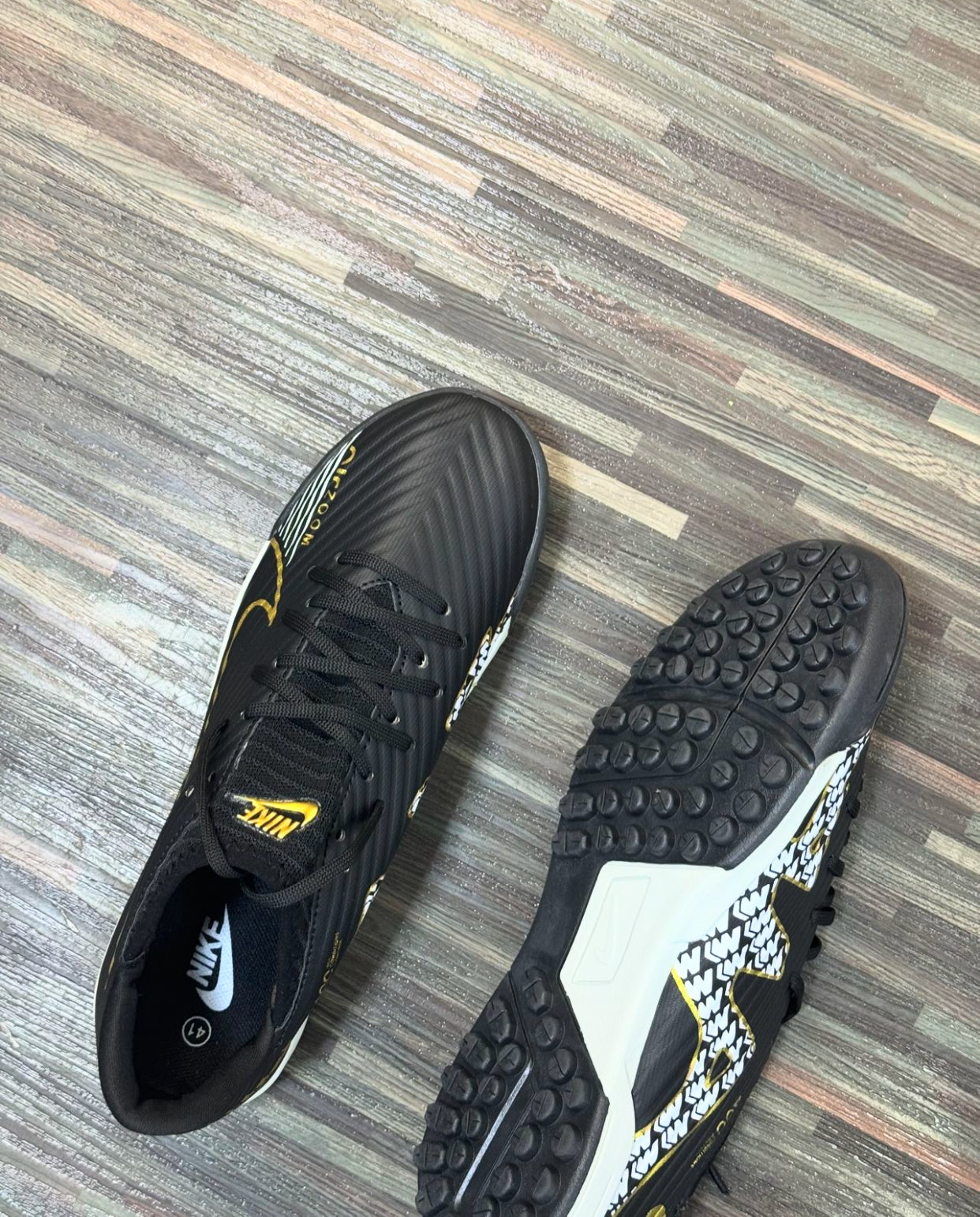 Studless football boot