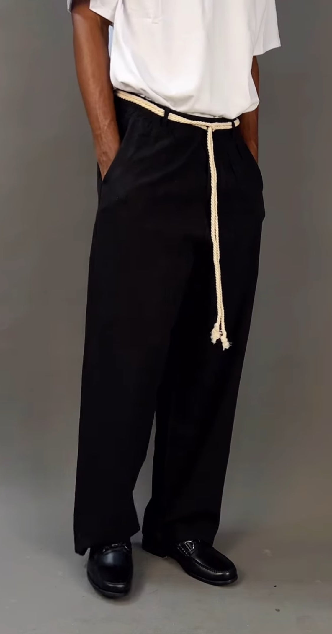 ESSENCE OF LIFE BAGGY LINEN PANTS IN BLACK