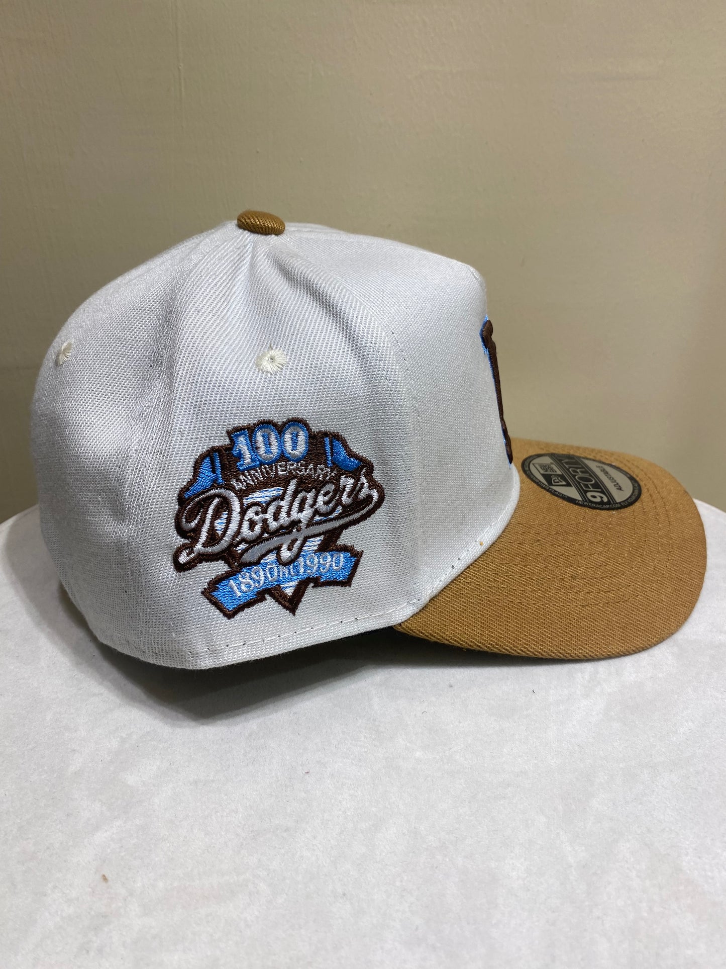 LA adjustable hat