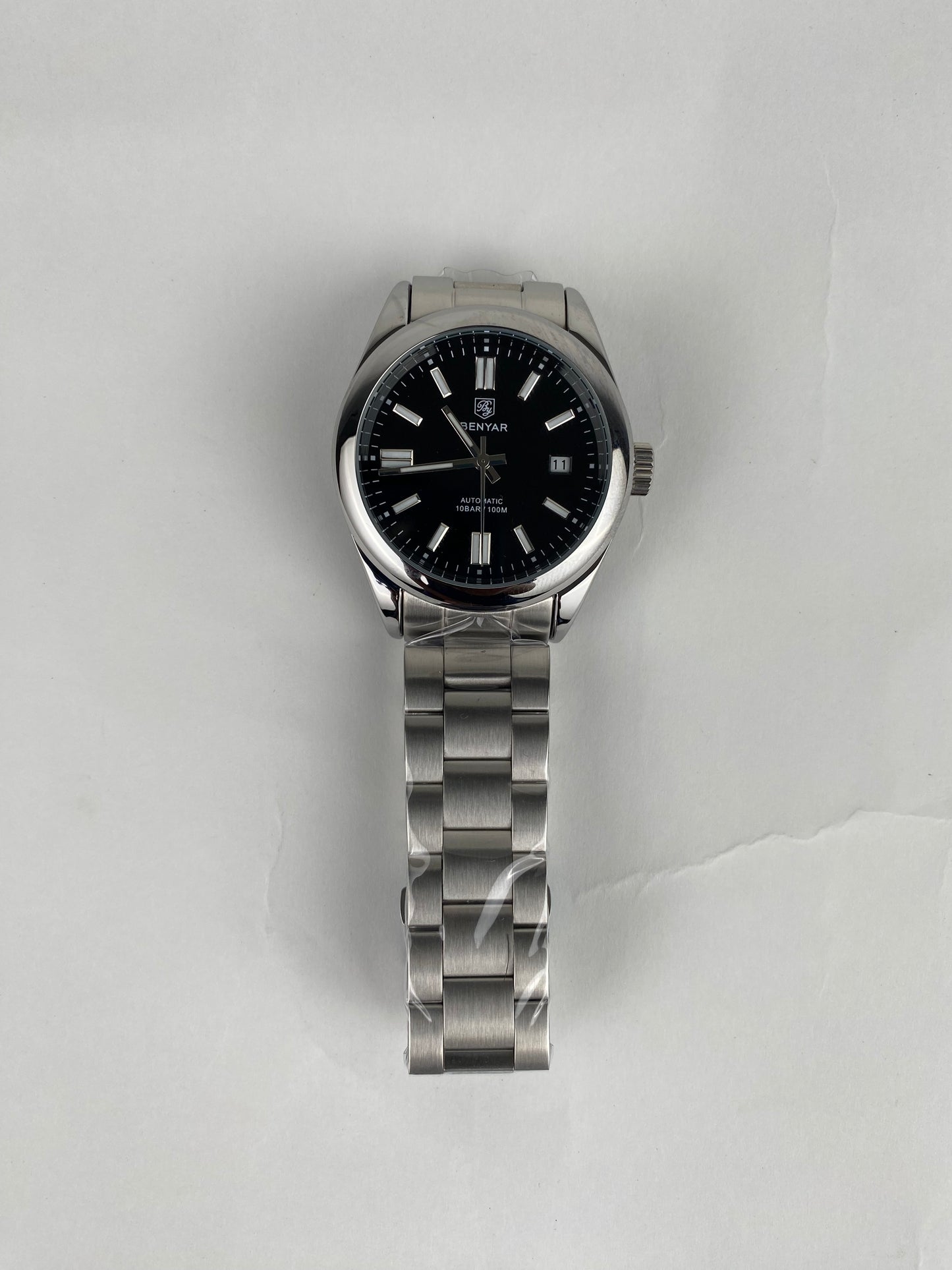 Benyar Wristwatch in Black Dial