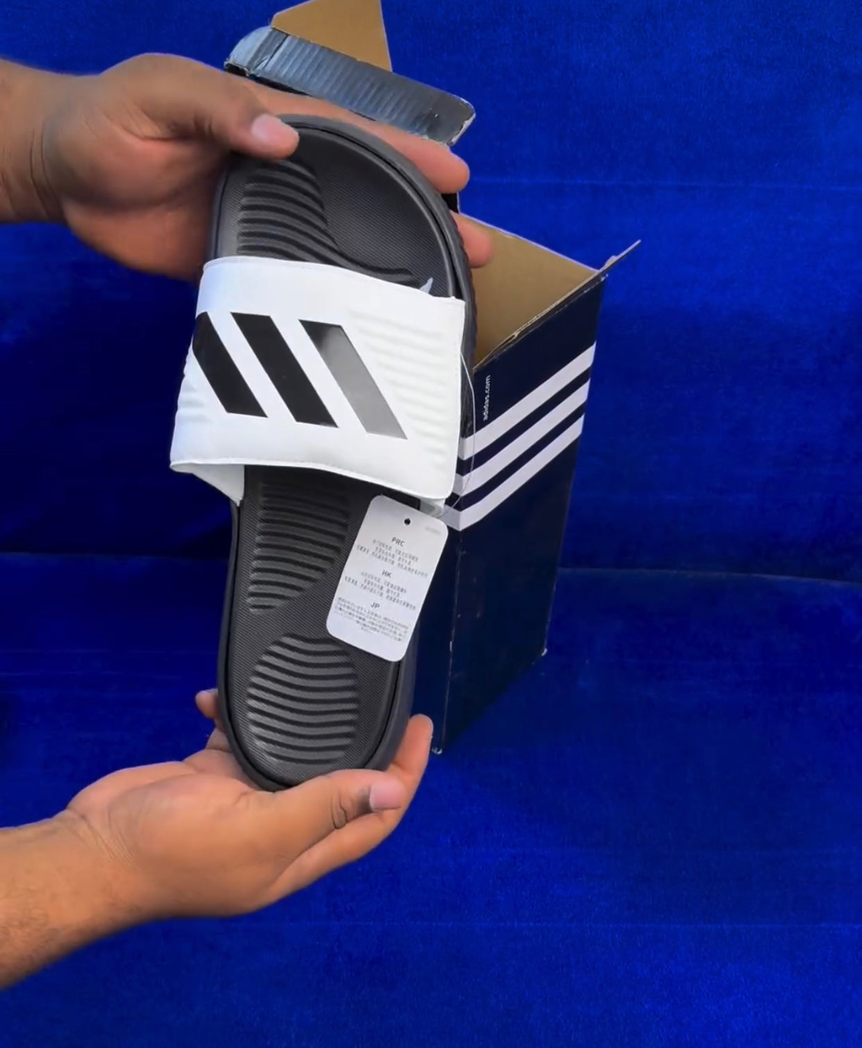 Adidas alpha bounce in white /black