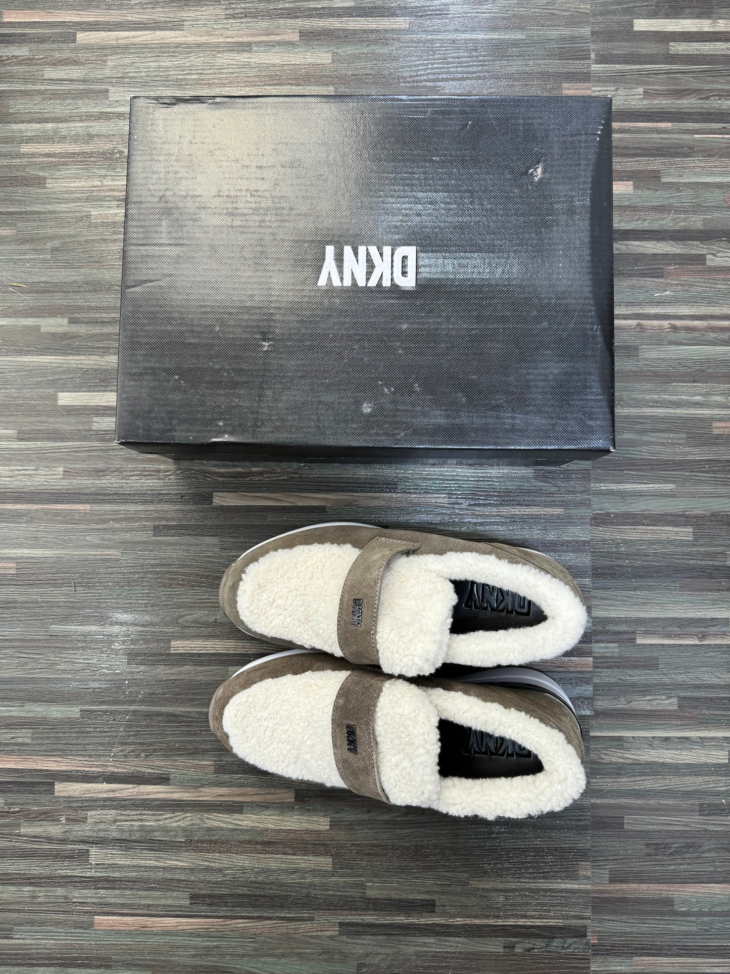 DKNY Footwear Z102