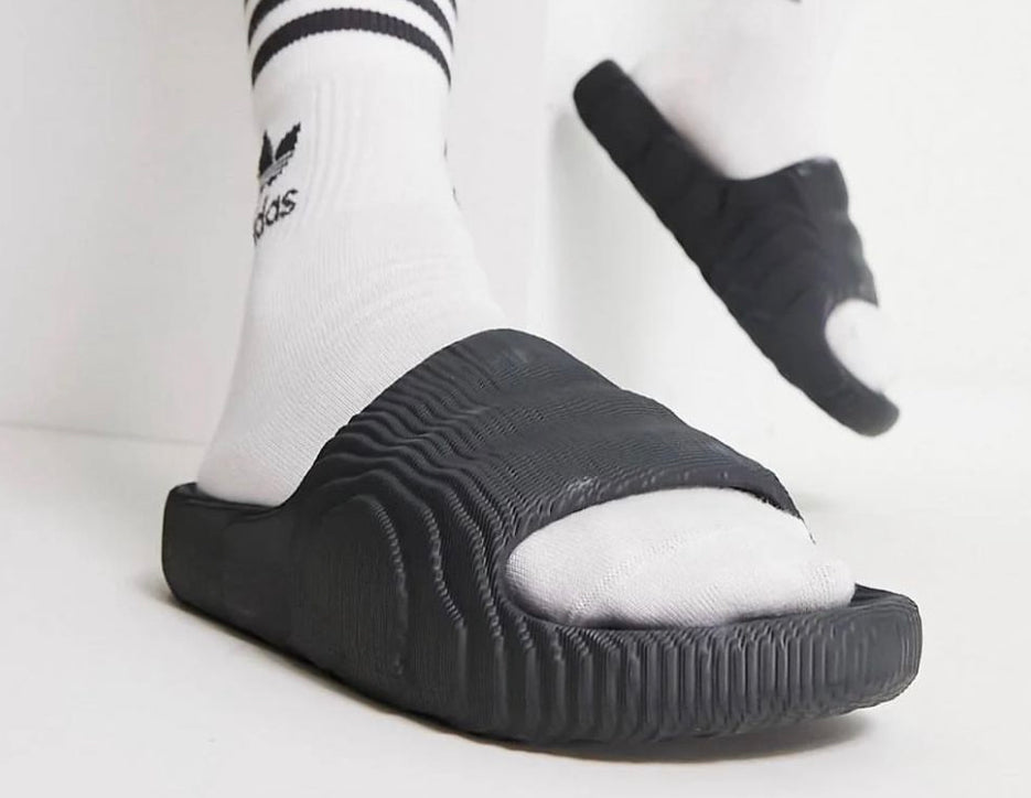 Adidas adilette 22 slides in carbon black