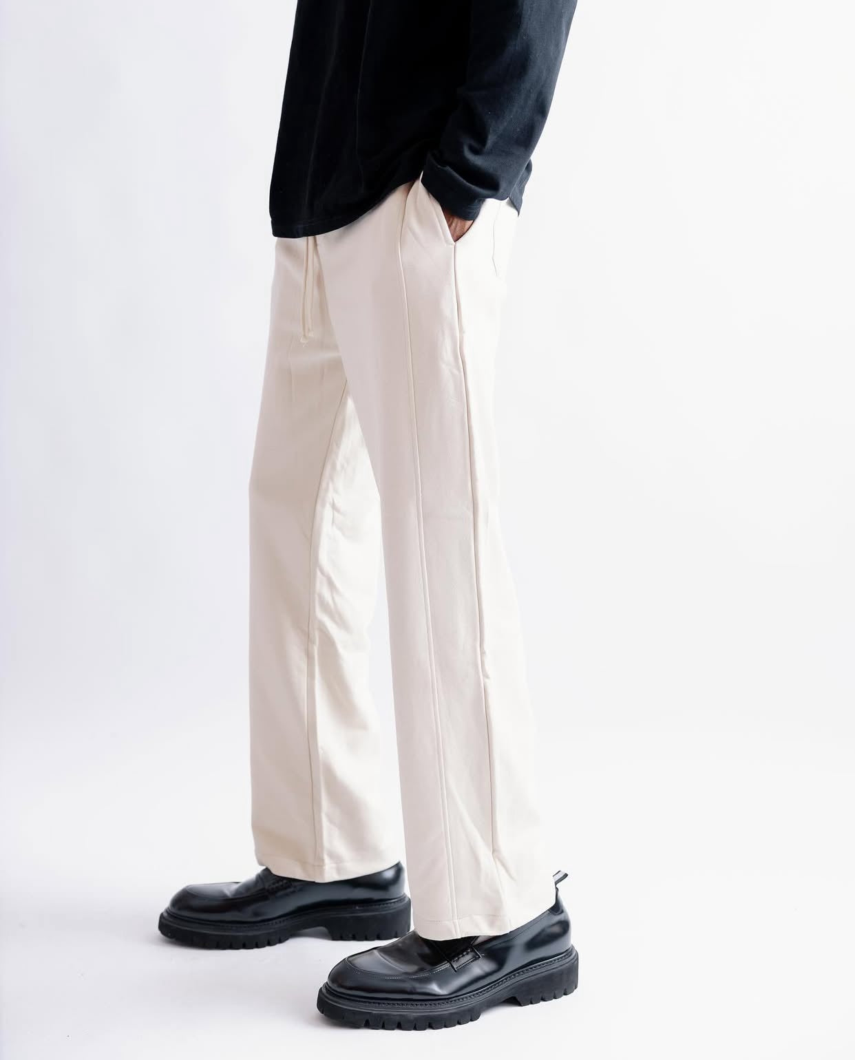 MEN JOGGER SWEATPANT IN APRICOT