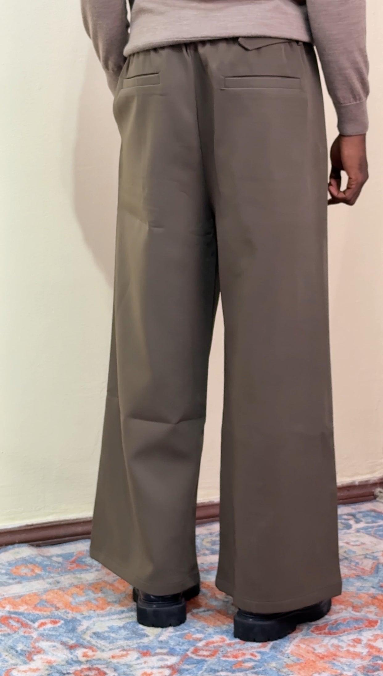 KEEP GOING BAGGY PANT IN BROWN