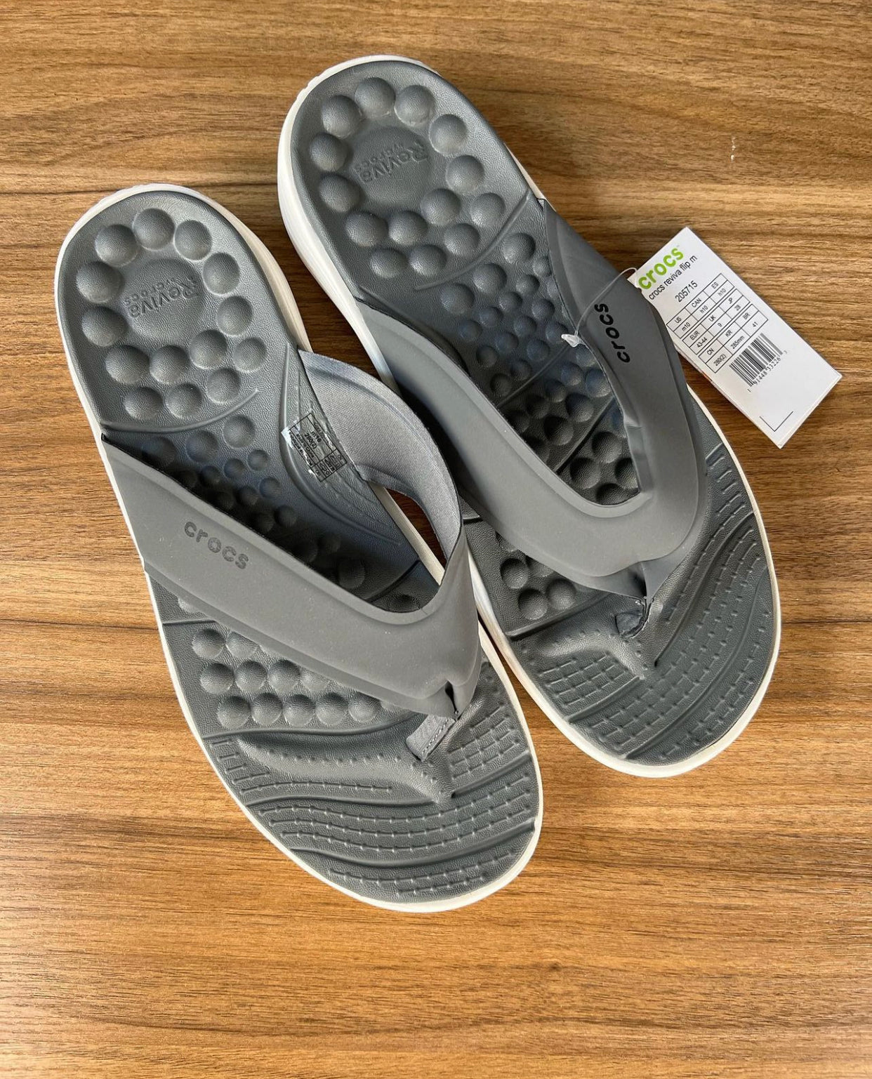 Crocs sliders in grey and white