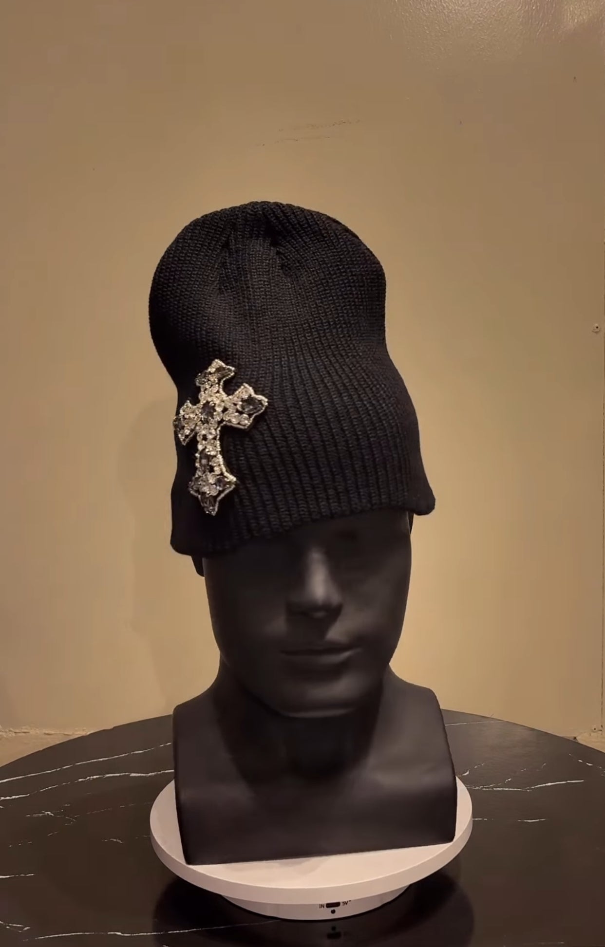 CROSS BEANIE 91