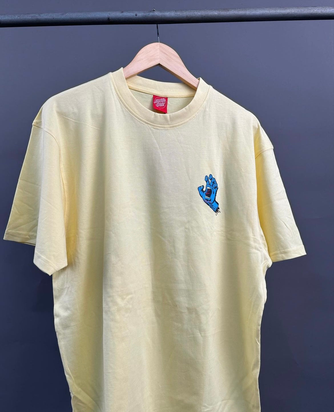 Santa Cruz Screaming hand chest Tshirt