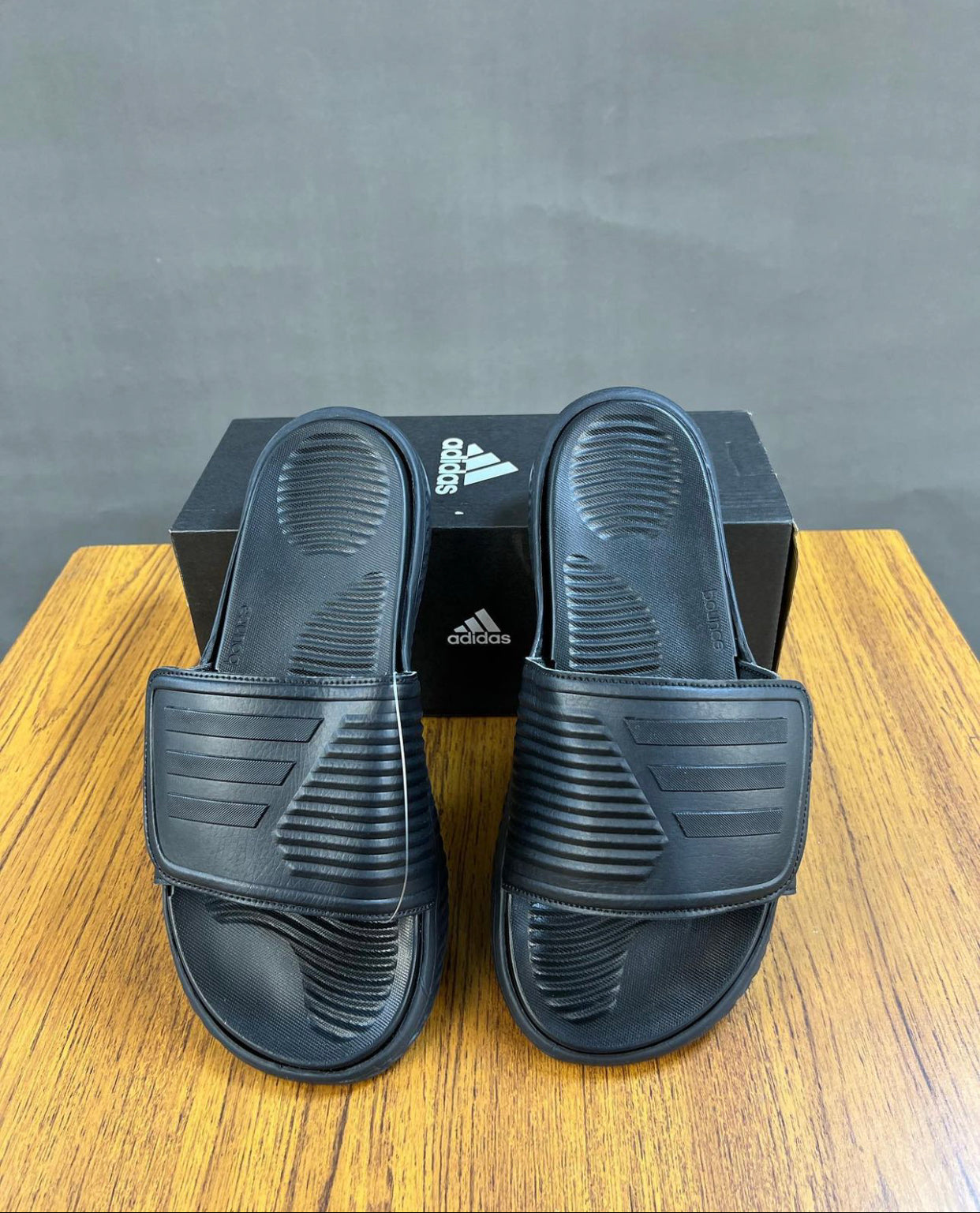 Adidas Alpha bounce slides black