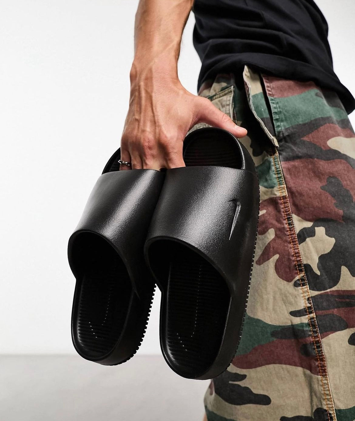 Nike Calm Slides in black
