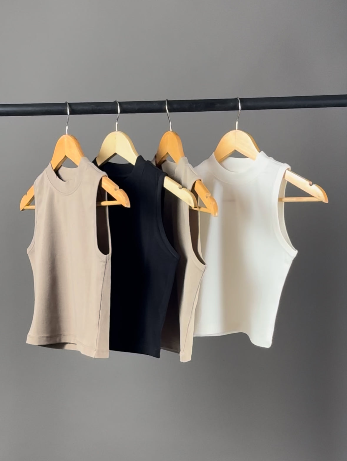 ZEDEK 220GSM FEMALE SLEEVELESS CROP TOP 1039T