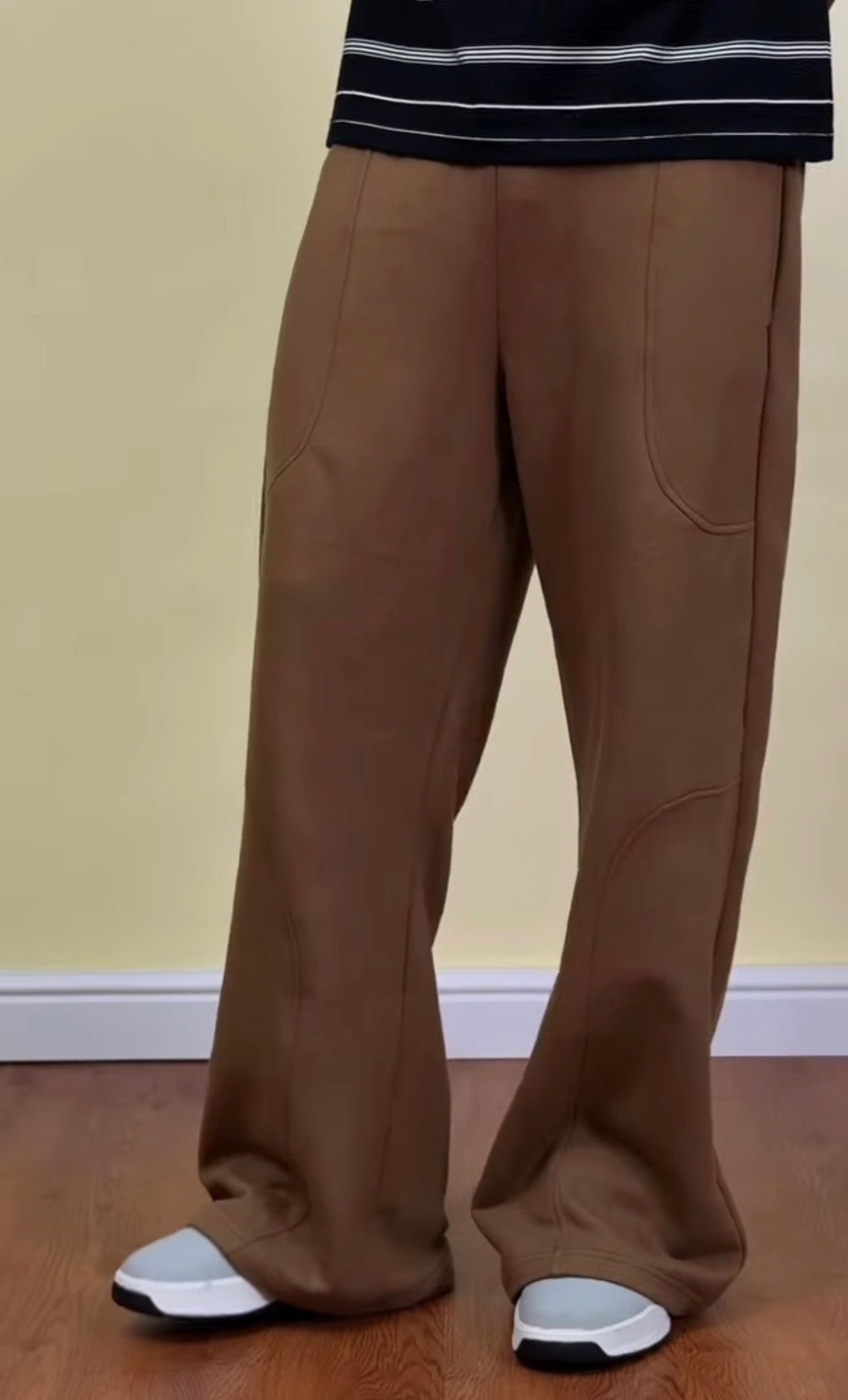 ZEDEK FLARE BAGGY JOGGER IN BROWN