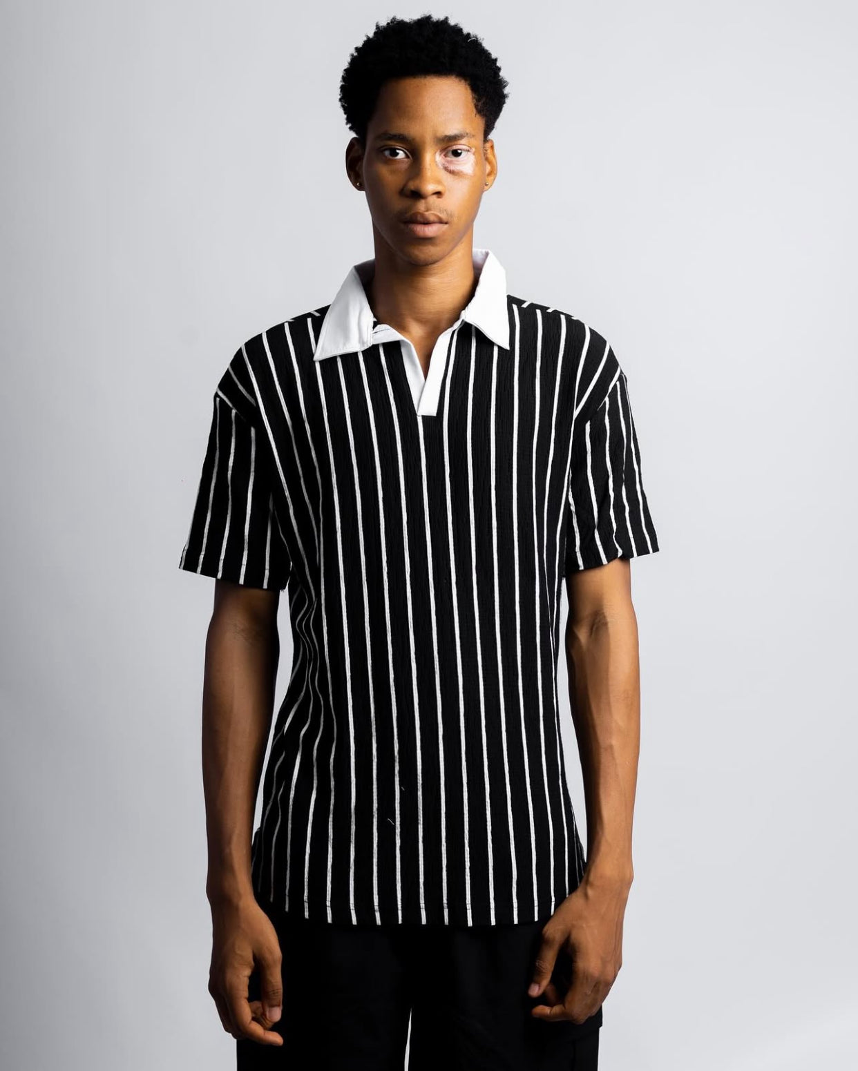 Twenty shirt stripes in black and white colour