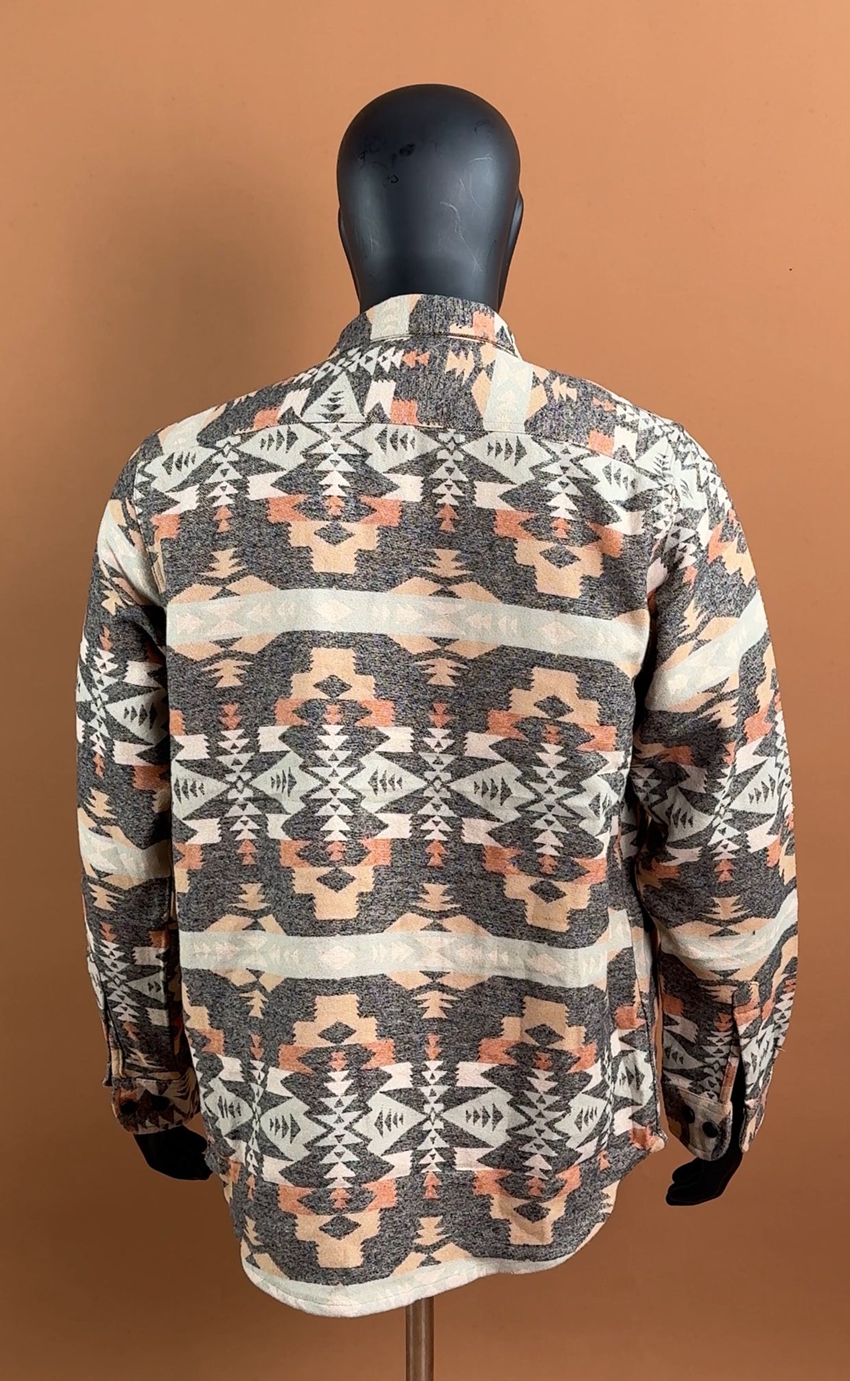 BERSHKA LONGSLEEVE 01