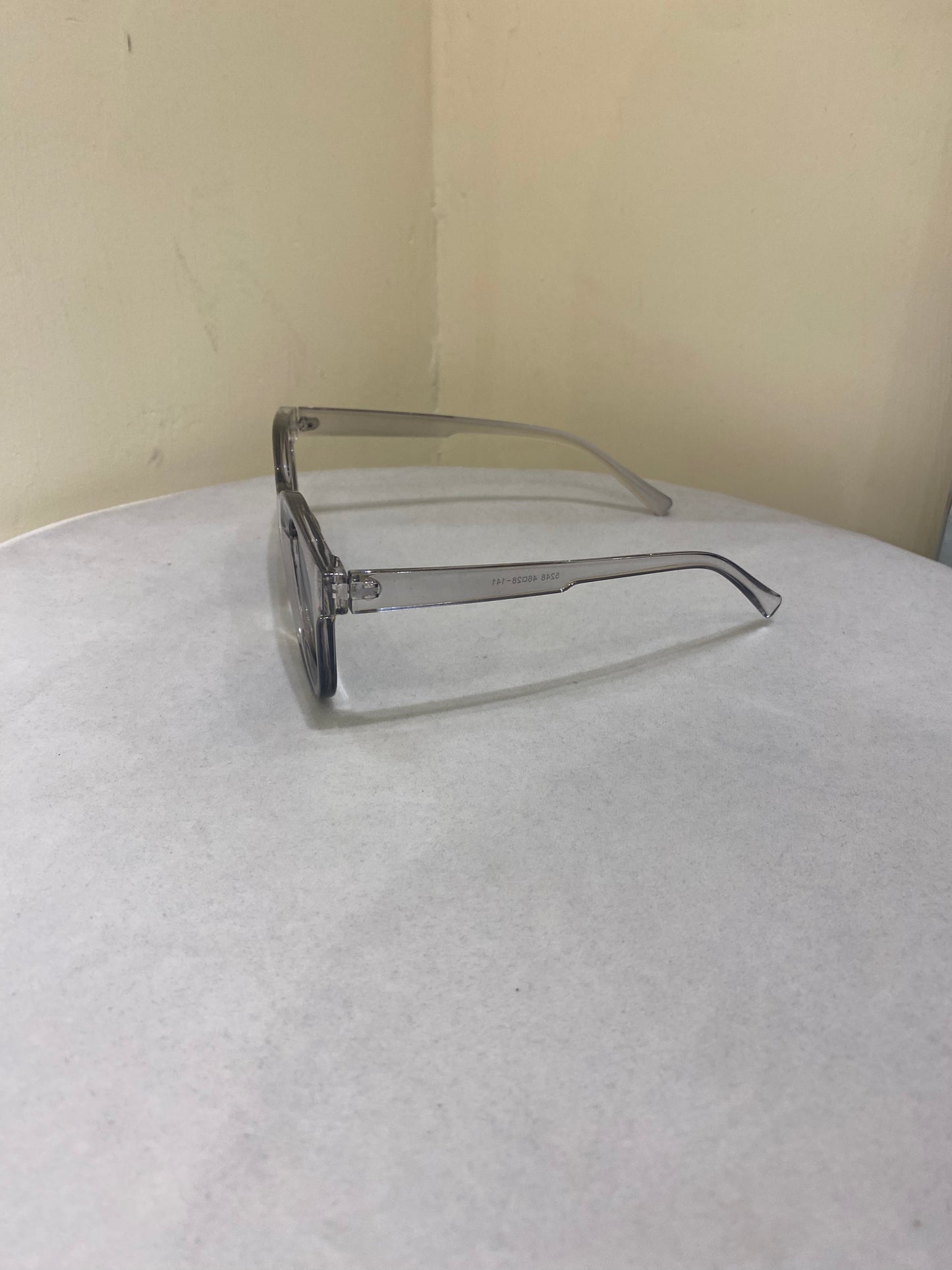 Zedek retro round sunglasses in Transparent Lens