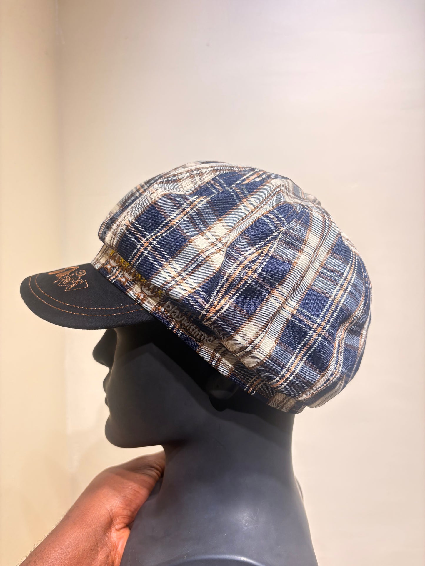 NEWSBOY HAT IN NAVY