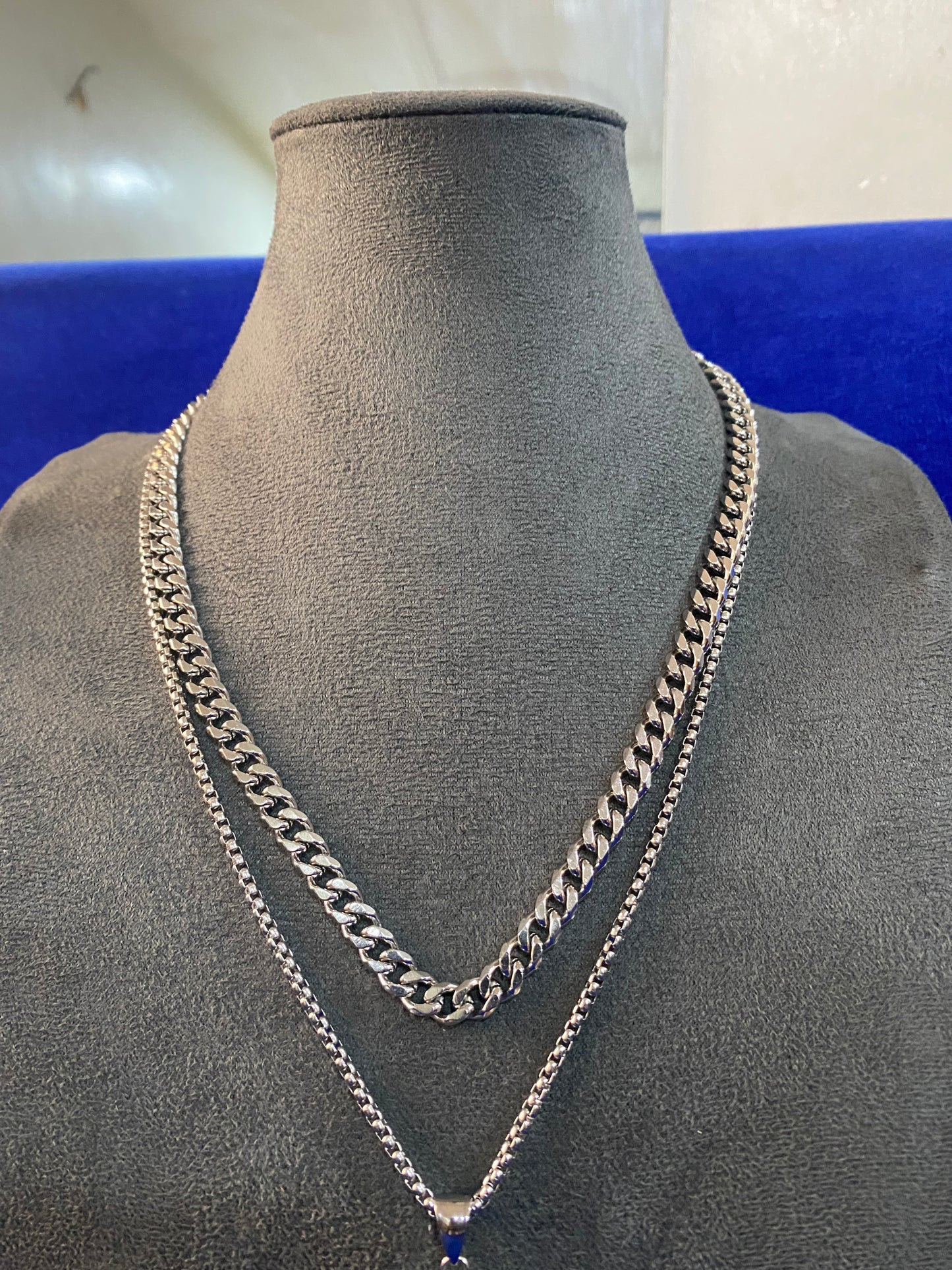 NECKLACE 16