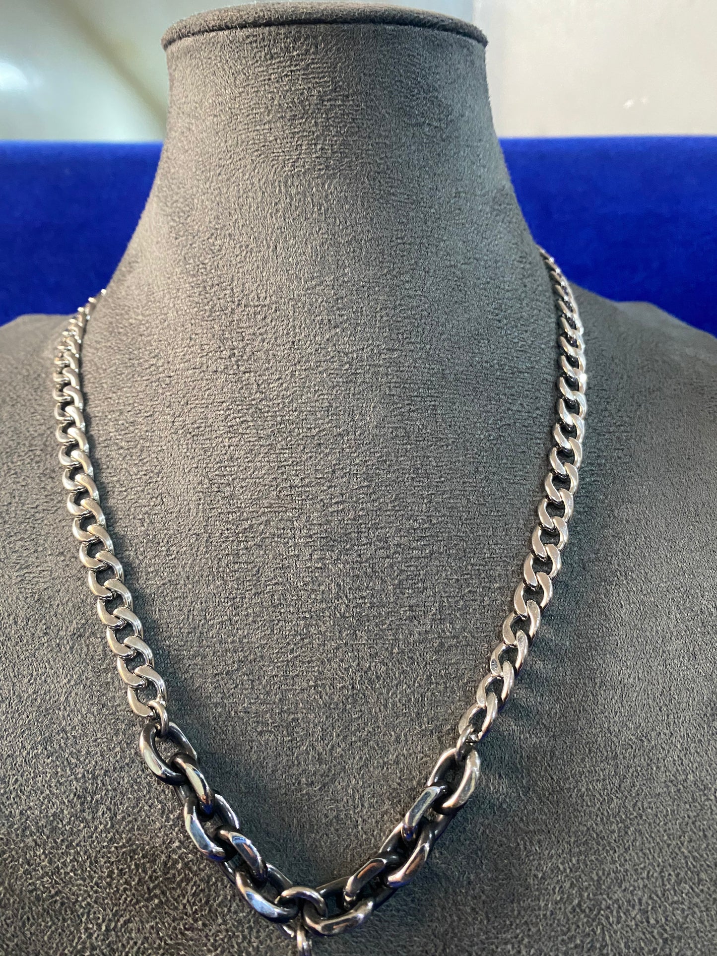 NECKLACE 18