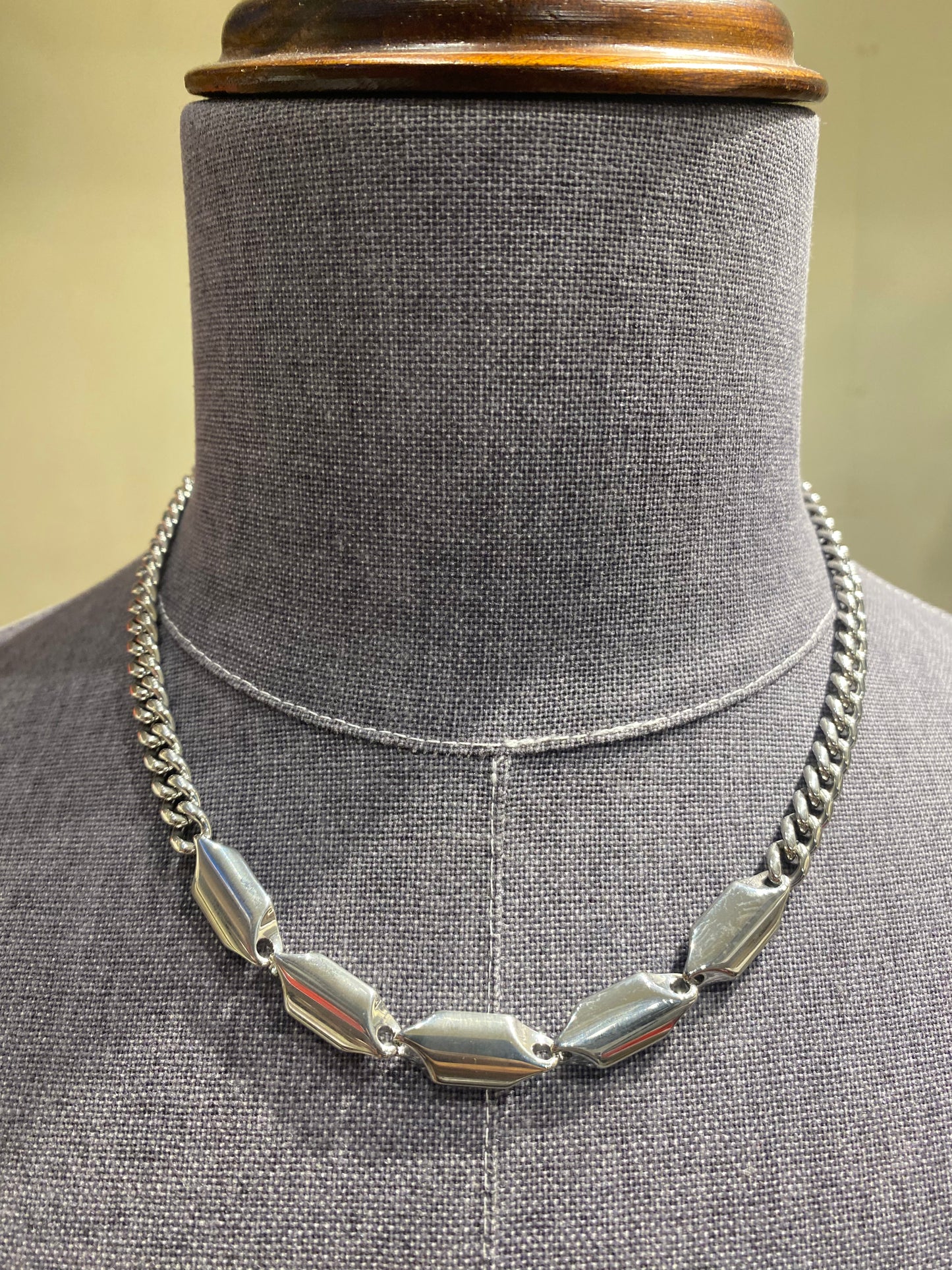 NECKLACE 12