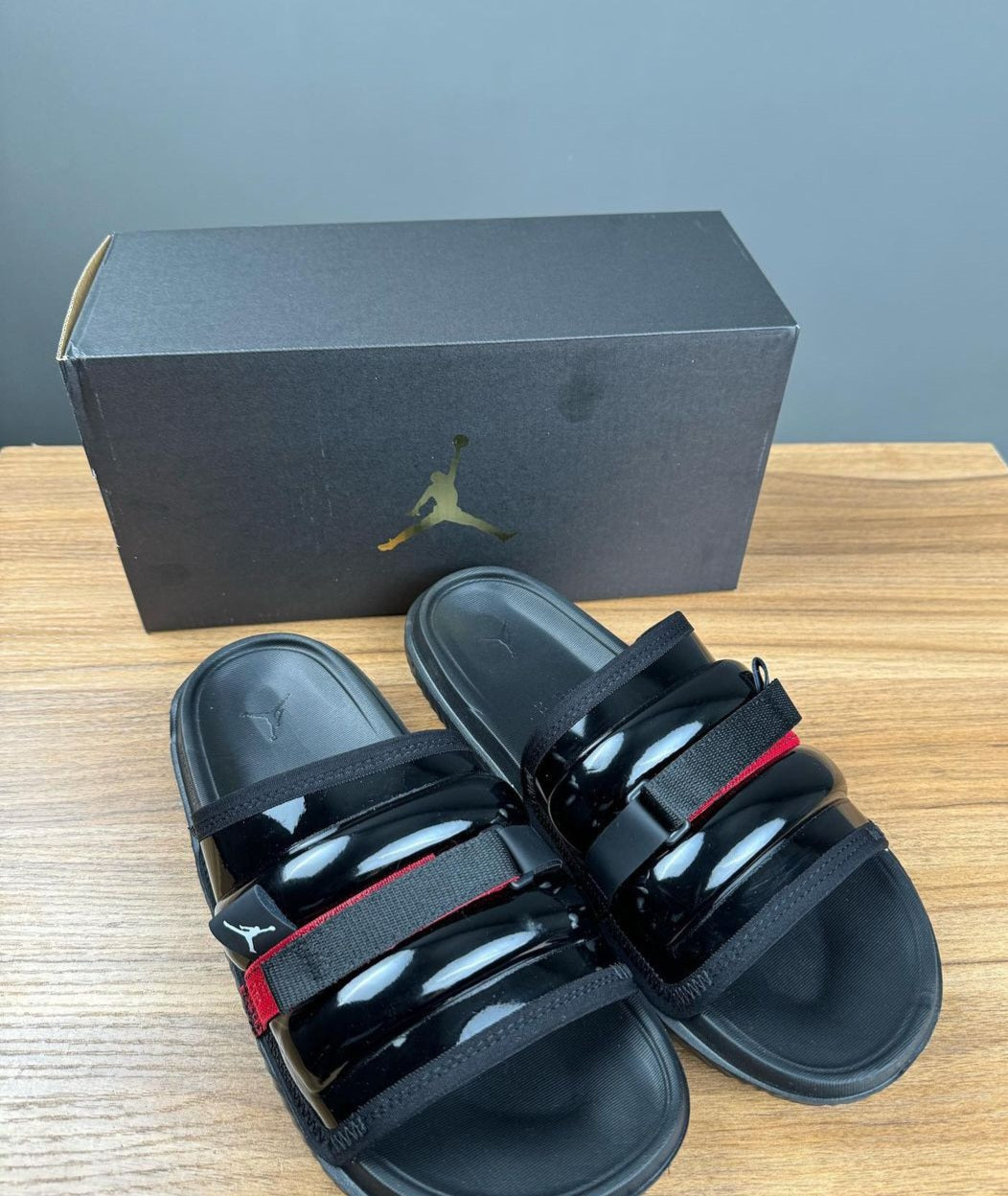 Jordan super play slides in all black