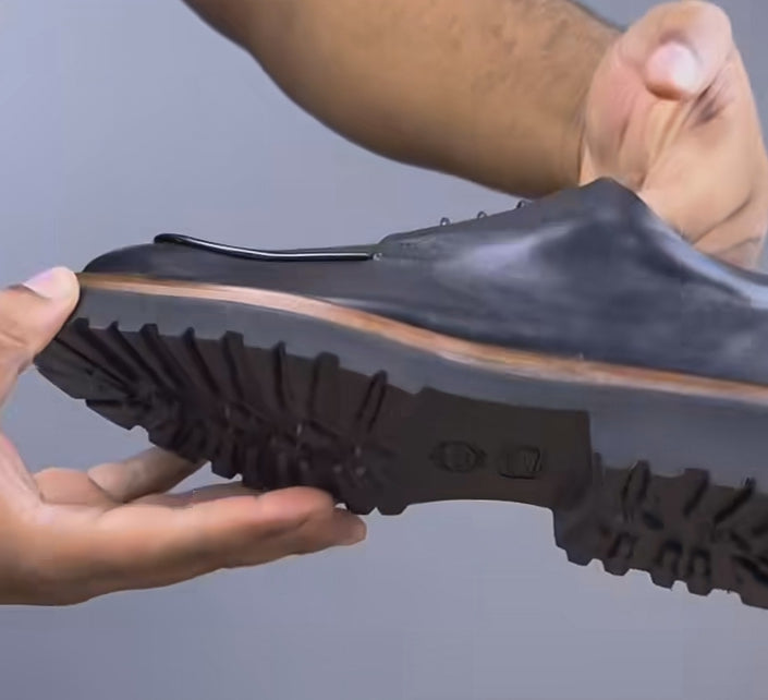 Genio moc toe shoe in black