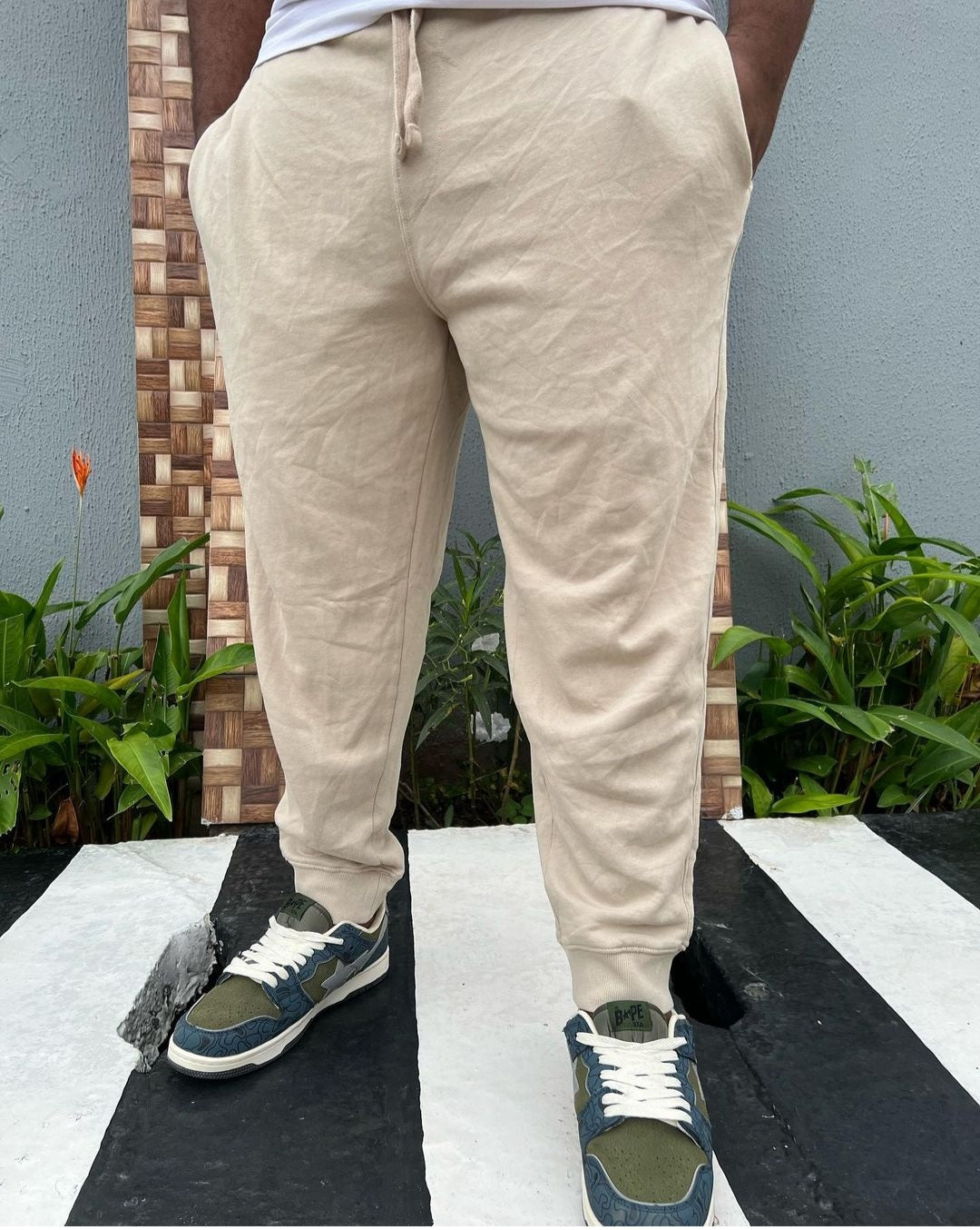 Old navy jogger pant in carton color
