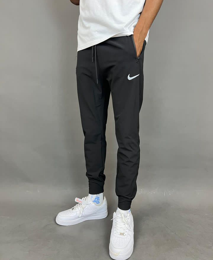 Nike hotsell logo pants