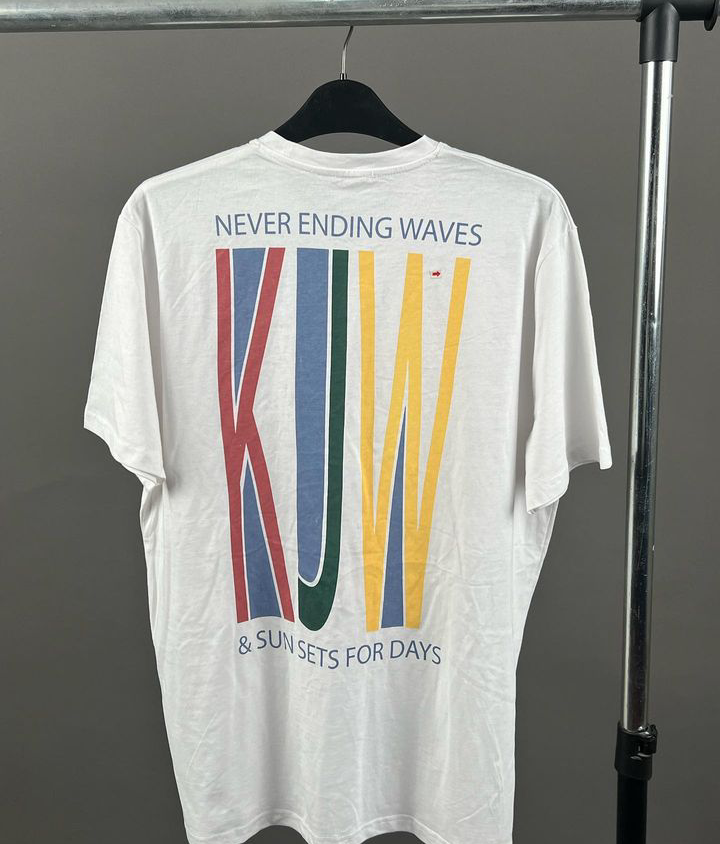 Never ending waves tee