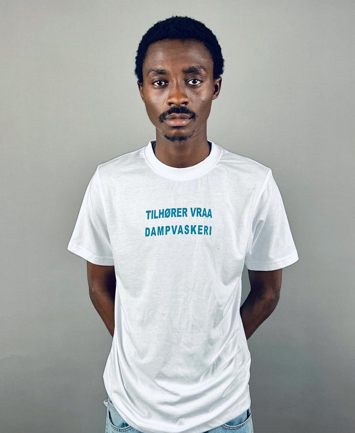 Forever 21 TILHORER VRAA DAMPVAKERI T-shirt in white