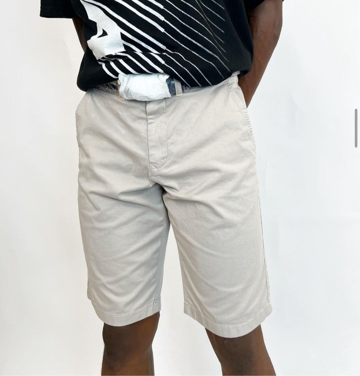 Celio chinos short ( comes with belt)