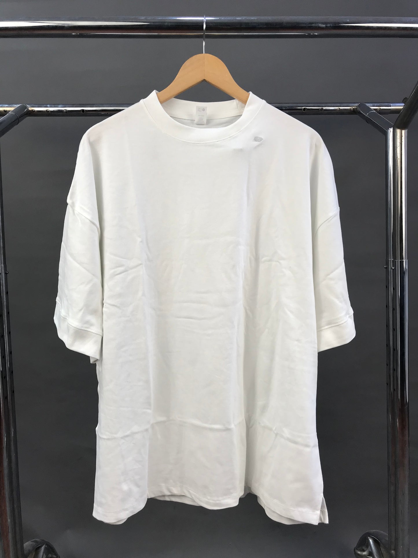 280gsm ripped oversized plain tee in white