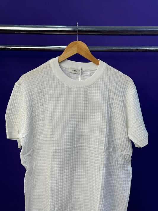 Knitted round neck tshirts in white
