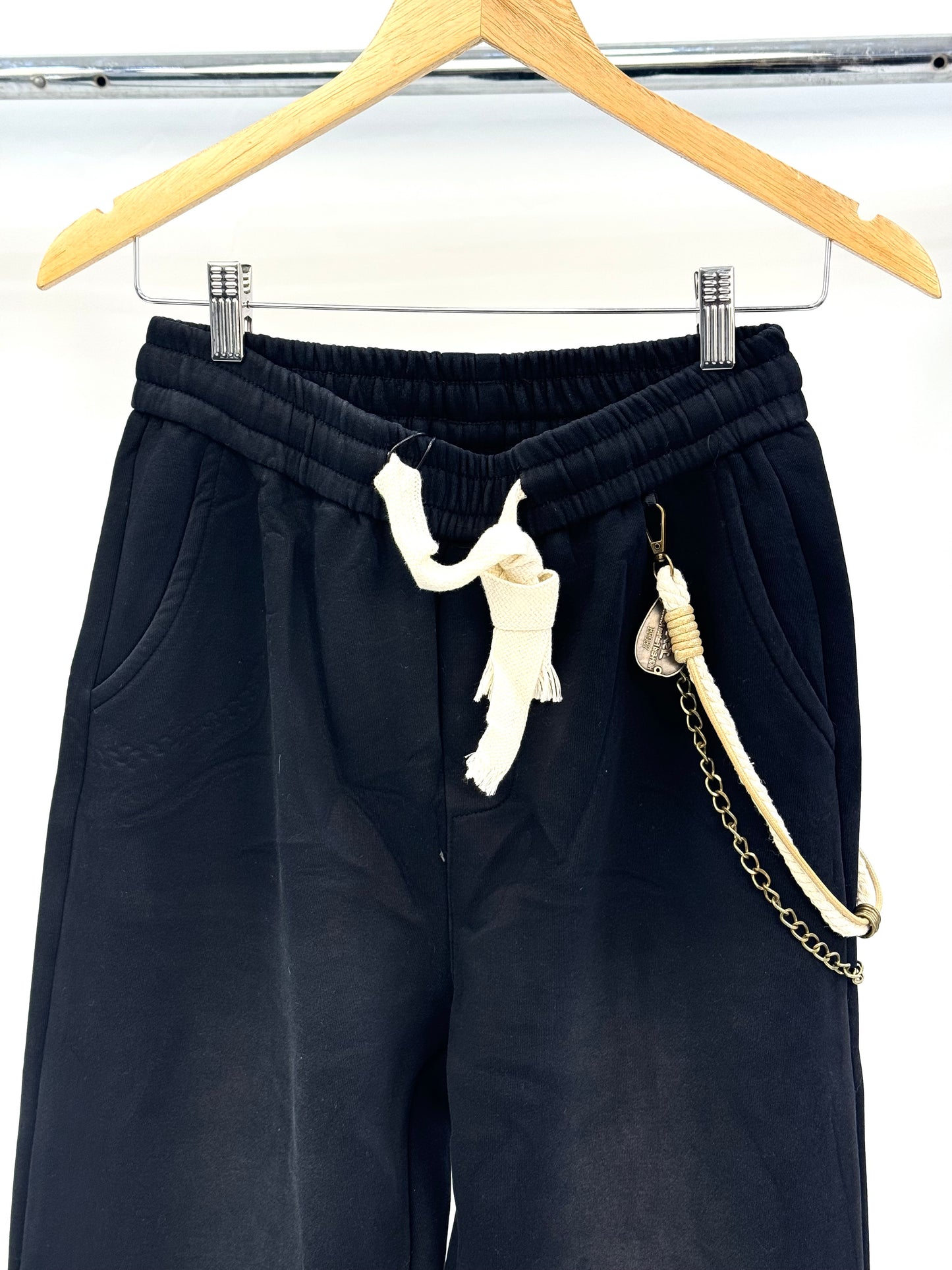 Jogger pant with holder