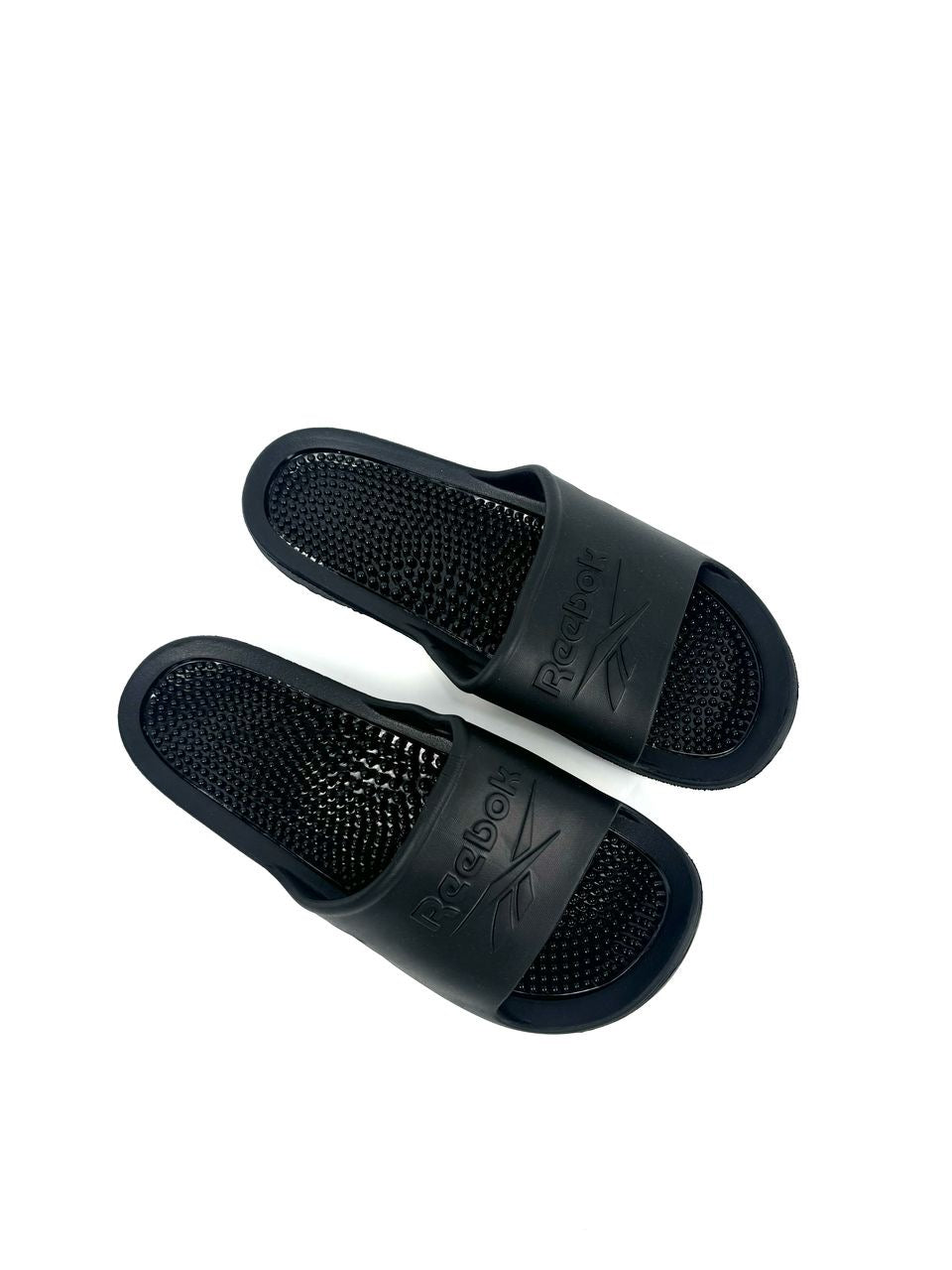 Reebok slider in black
