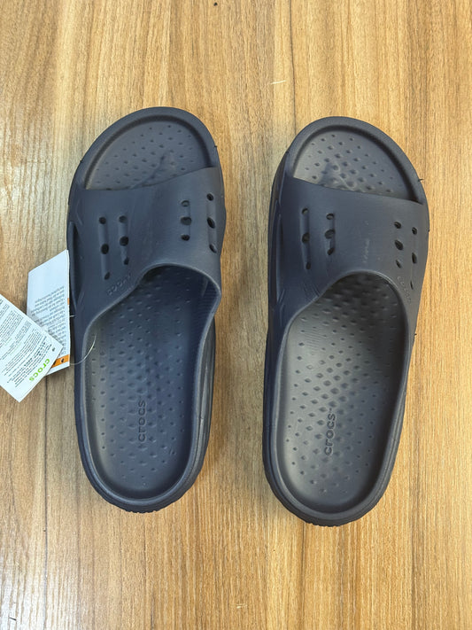 Crocs slippers with chunky sole in blue