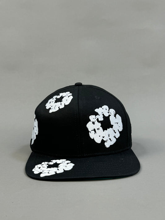 Black fitted hat