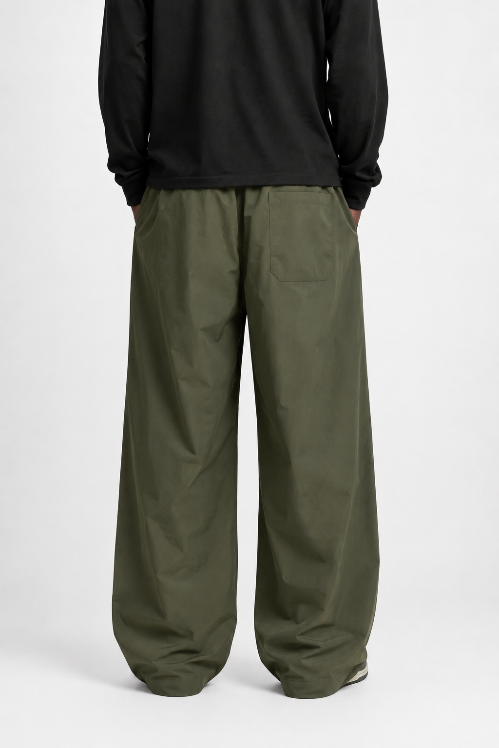 Plain Track pant in Army Green
