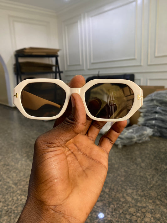 Female sunglasses in black