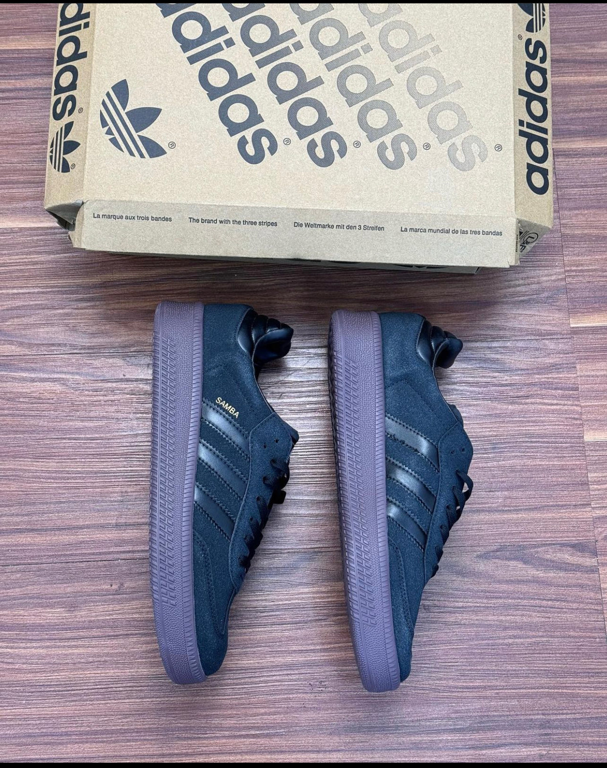 Adidas sneakers in navy