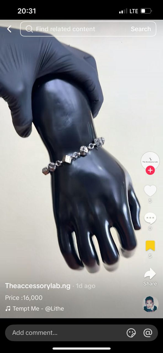 DICE BRACELET 17