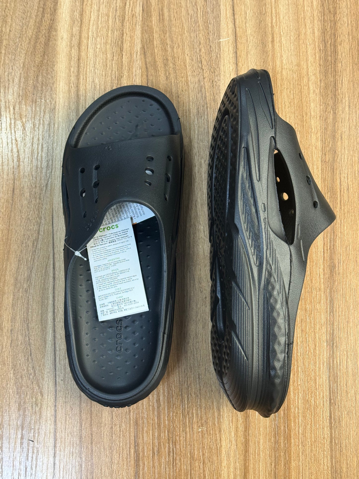 Crocs slippers with chunky sole black