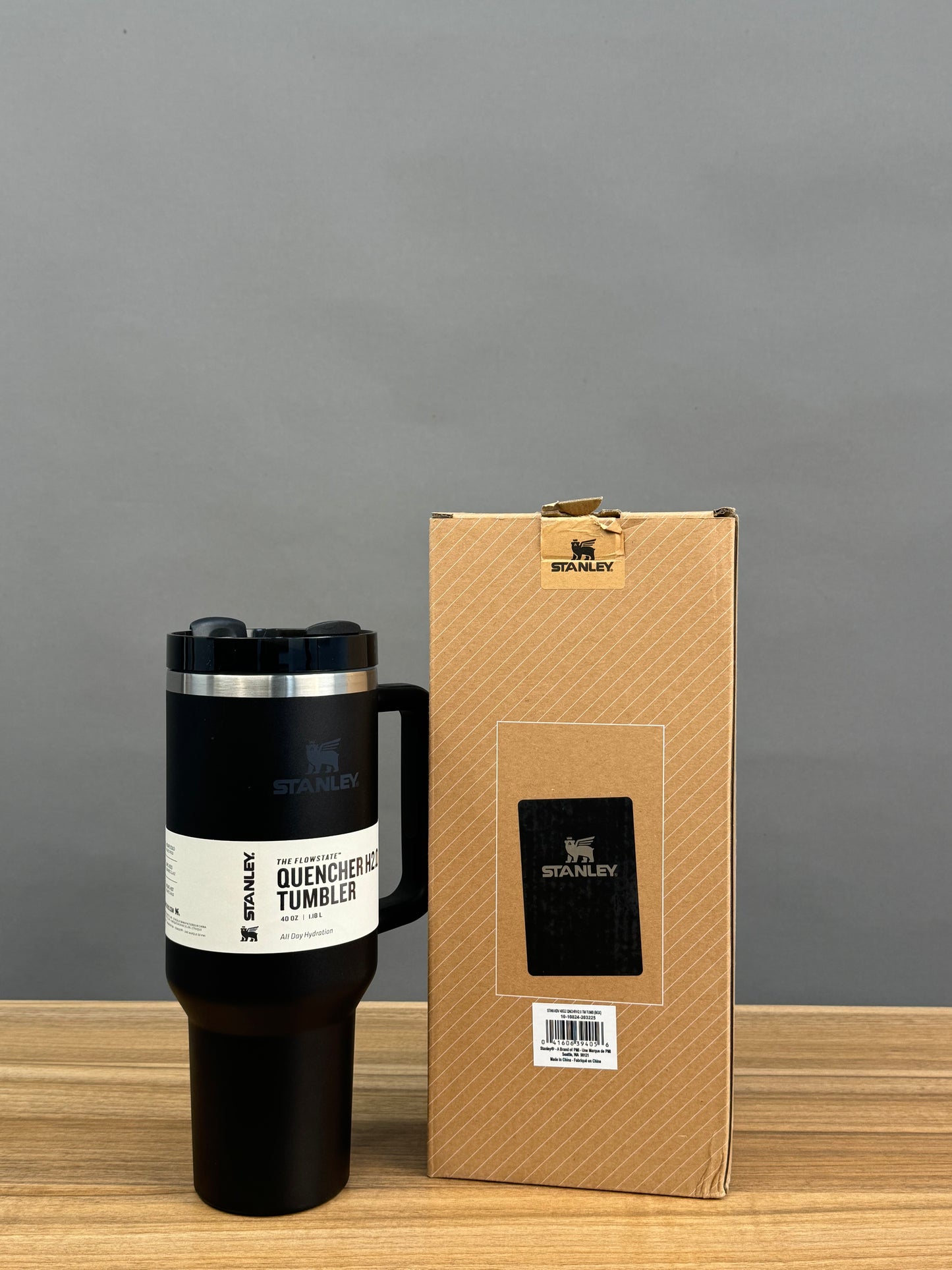 Quencher tumbler in black
40.0Z /1.14L
All day hydration