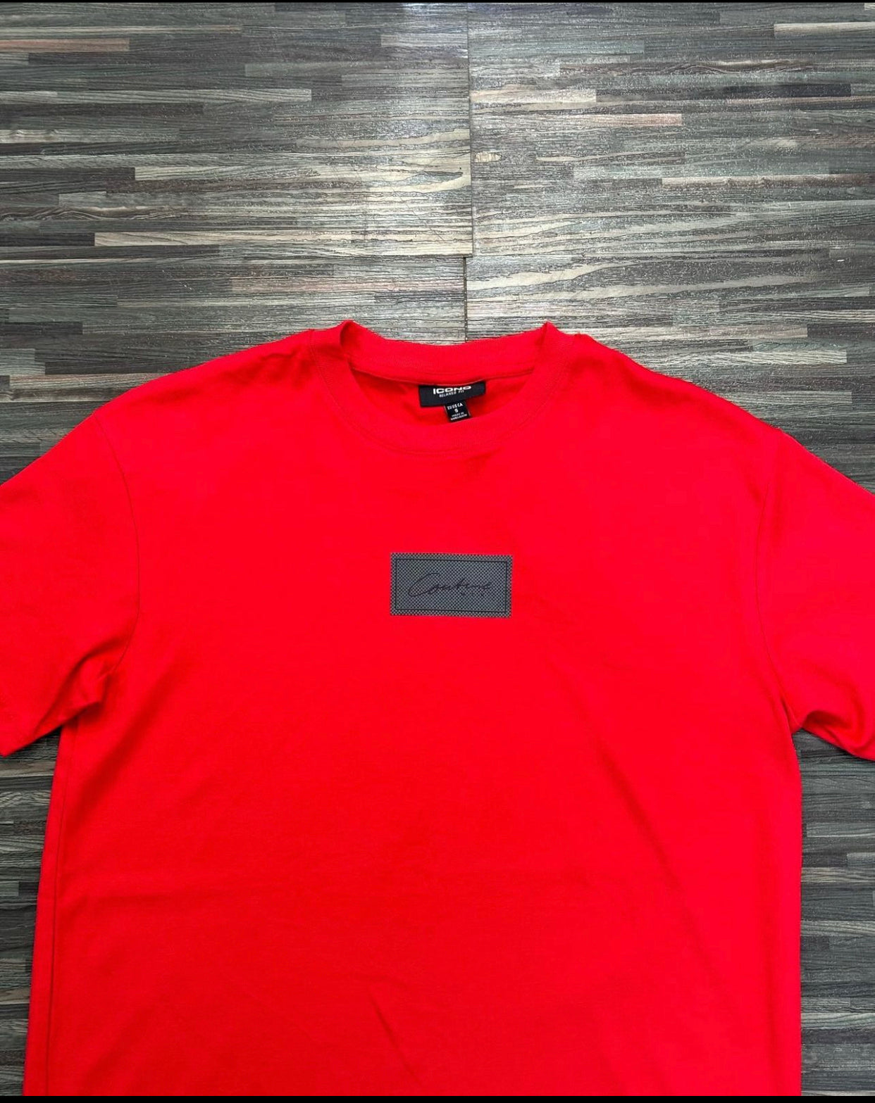 Iconic culture tee in Red