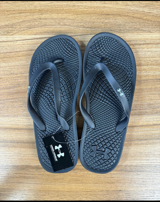 Under amour beach slider in black