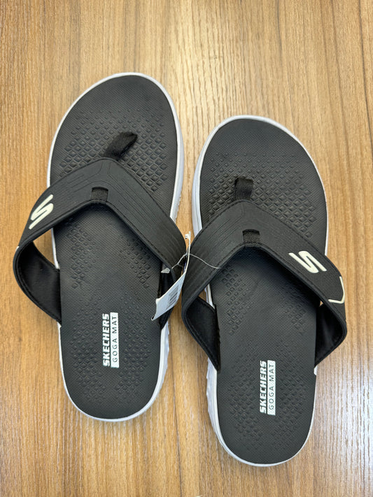 Sketchers sliders in black and white